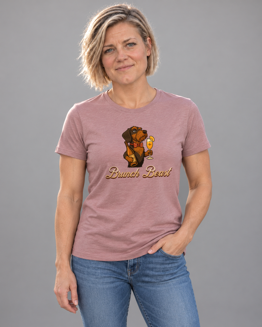 Cindy wearing Brunch Beast Everyday T in Heather Mauve